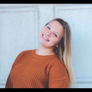 Meet your Posher, Abby